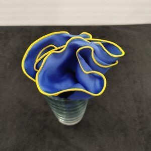 MEN'S ROUND HANKY POCKET SQUARE.